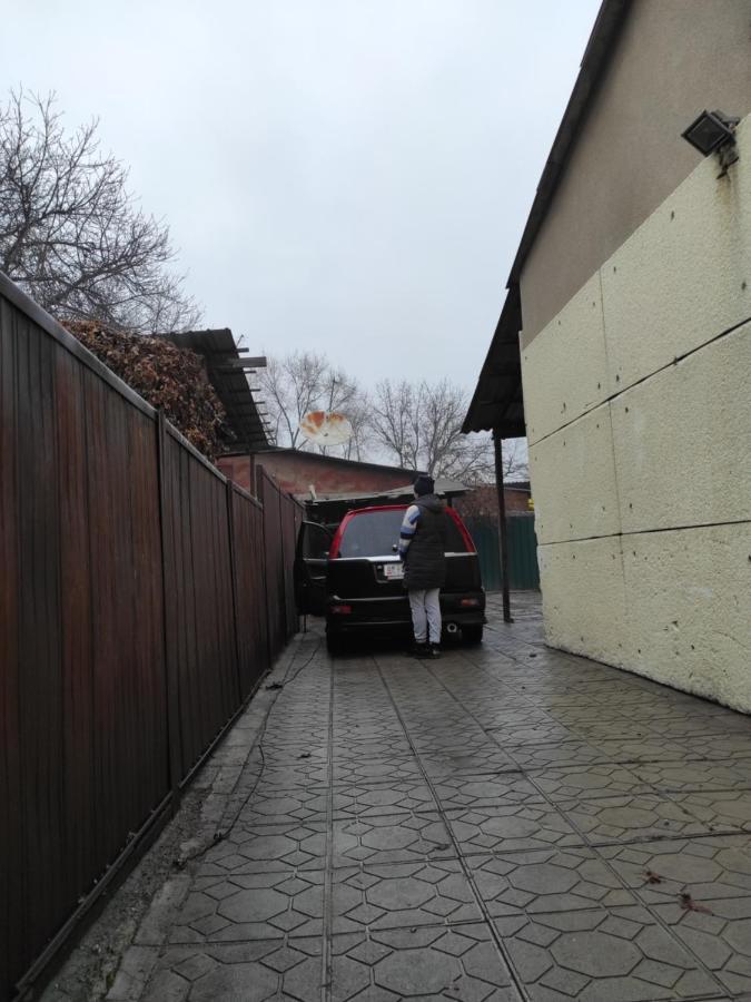 Garden Hotel And Hostel Bishkek Bagian luar foto